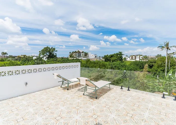 Charming 1br With Pool And Wooden Interior *