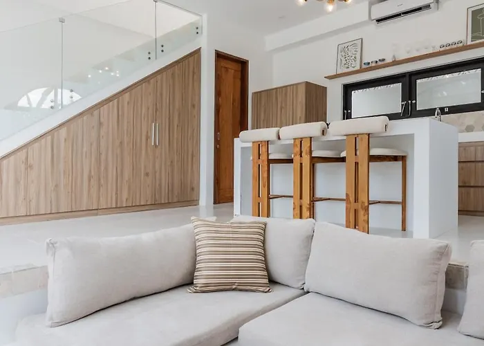 Charming 1br With Pool And Wooden Interior * Cemagi