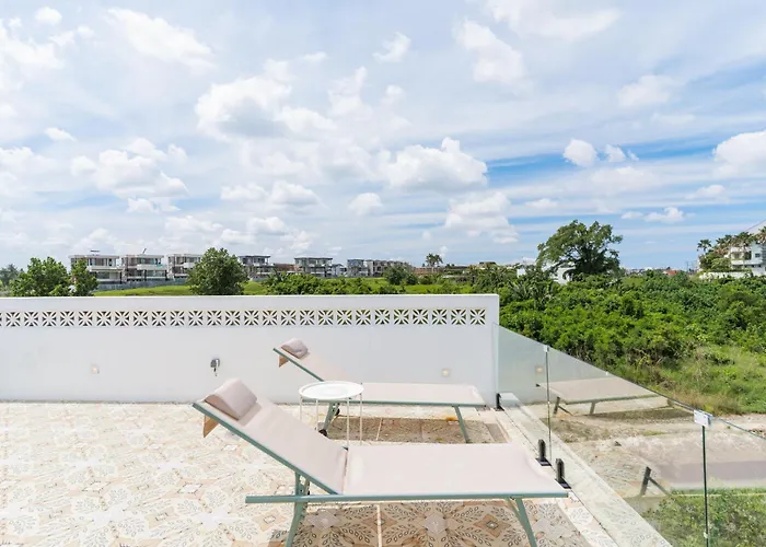 Charming 1br With Pool And Wooden Interior *